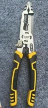 A10M L CUTTING PLIER