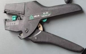 D1 WIRE STRIPPER